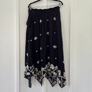 ANTHROPOLOGIE Floreat Black Embroidered INSIGNIA Size 6